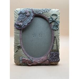 Cottage Core Hand Painted Victorian Ornate Oval Resin Photo Frame 4x6in Floral